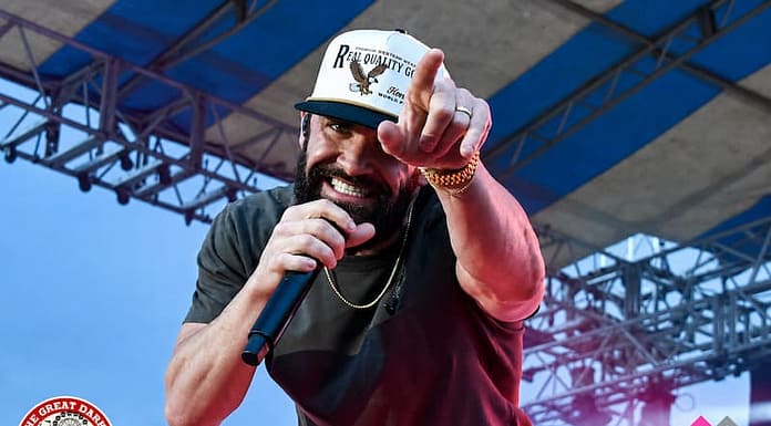 Dylan Scott lights up Great Darke County Fair