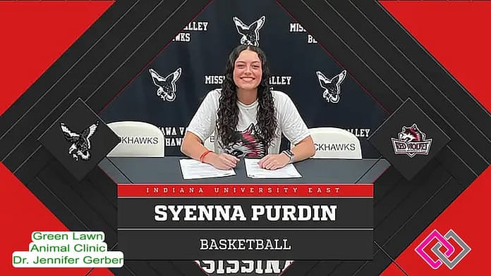 Syenna Purdin signing (1)