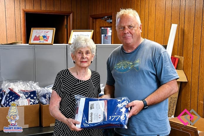 Helen Wright, DAR Chapter Historian & John Baumgardner (1)