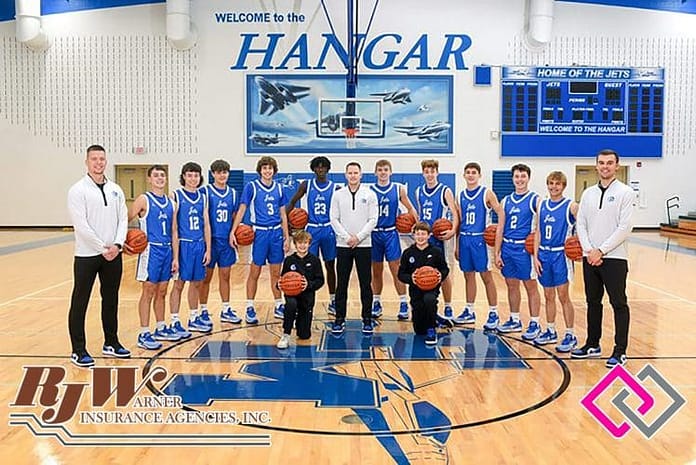 FM_Boys_Basketball_Team-696x465