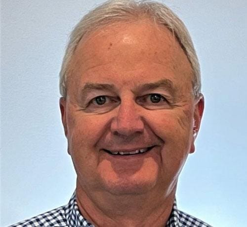 Dr. Alex Warner / Columnist & Reporter
